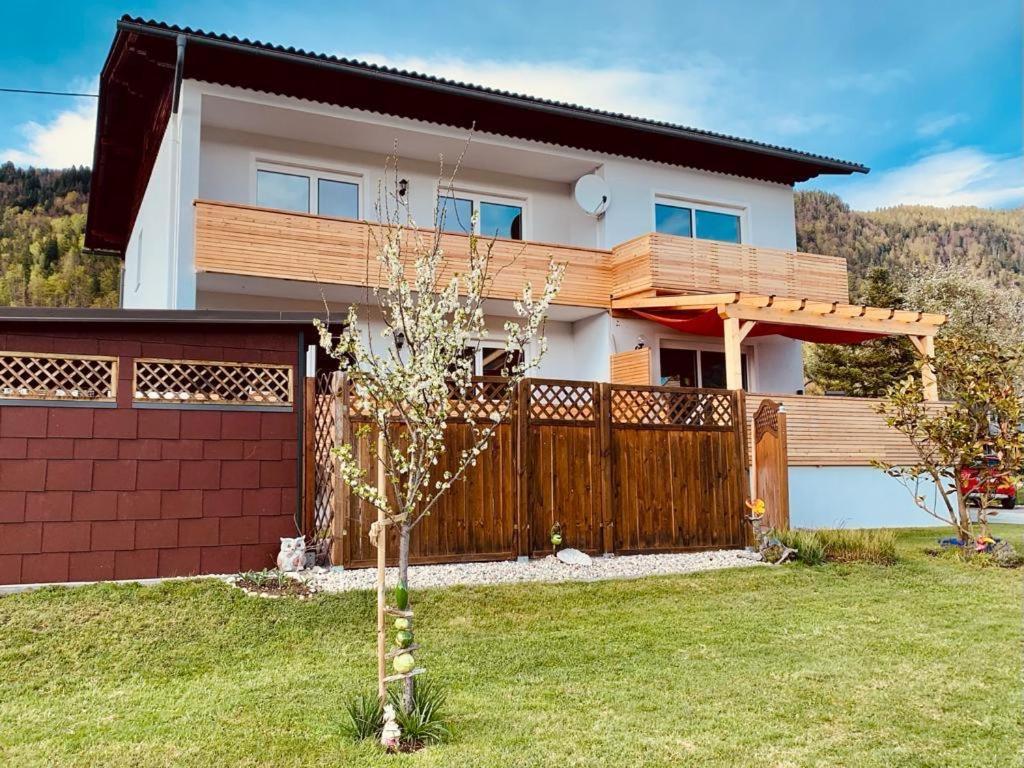 Ferienwohnung Resi Mit Traumhaftem Seepanorama Steindorf am Ossiacher See Exterior photo